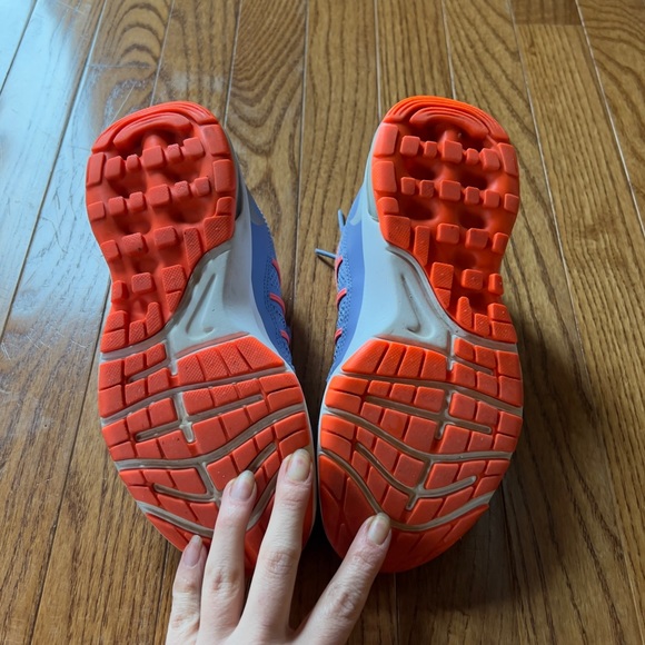 Nikes Running Shoes - Picture 5 of 6